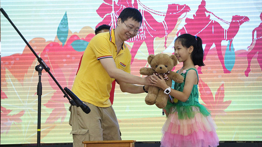 親子互動(dòng)訓(xùn)練營(yíng)