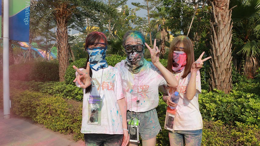 有寵網(wǎng)絡(luò)“青春不留白”彩色跑