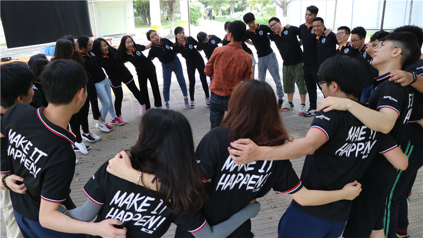 棒谷網(wǎng)絡(luò)香草世界廣州拓展訓(xùn)練基地管理層拓展訓(xùn)練活動