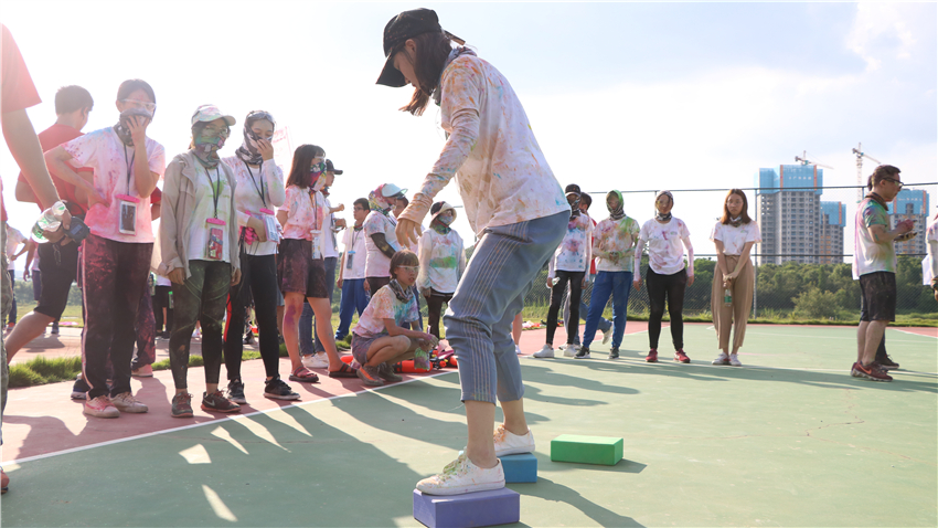 碧捷潔凈科技有限公司第一界成功人士彩跑“放肆美好，放肆好”活動(dòng)