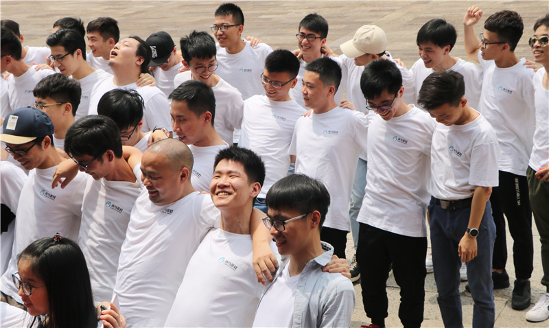 廣州市冰鳥網(wǎng)絡(luò)游戲科技有限公司沙灣古鎮(zhèn)大型奔跑活動