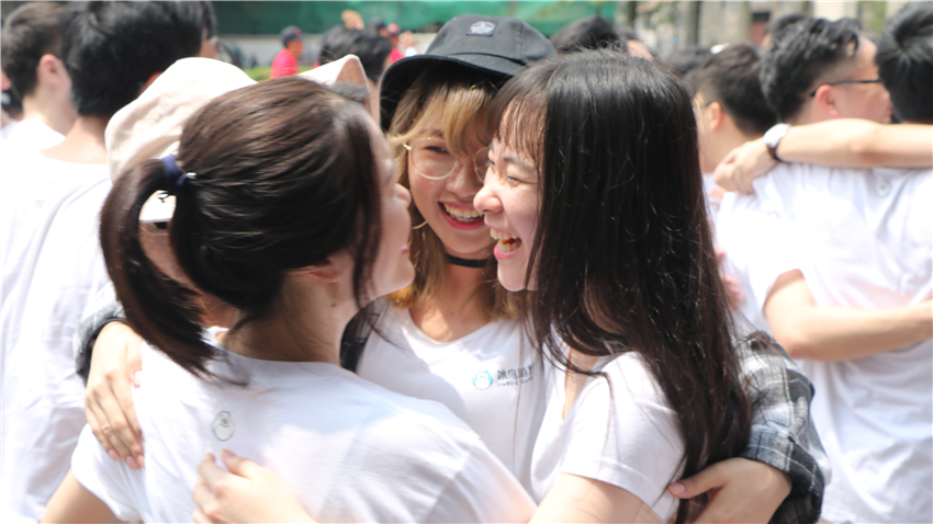 廣州市冰鳥網(wǎng)絡(luò)游戲科技有限公司沙灣古鎮(zhèn)大型奔跑活動