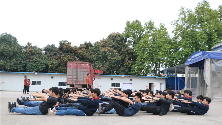 興世機(jī)械佛山南海大濕地拓展訓(xùn)練基地魔鬼訓(xùn)練