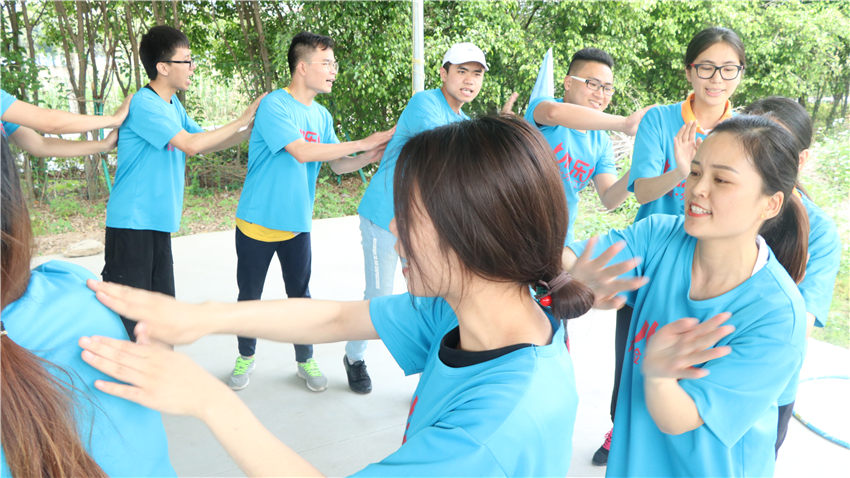 雄音電子番禺悅水莊拓展基地開展團隊拓展訓練活動