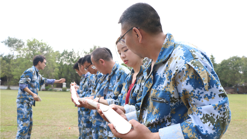 簡(jiǎn)派照明團(tuán)隊(duì)拓展訓(xùn)練活動(dòng)取得圓滿成功