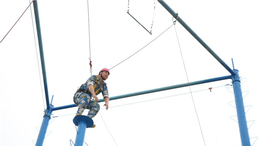 簡(jiǎn)派照明團(tuán)隊(duì)拓展訓(xùn)練活動(dòng)取得圓滿成功