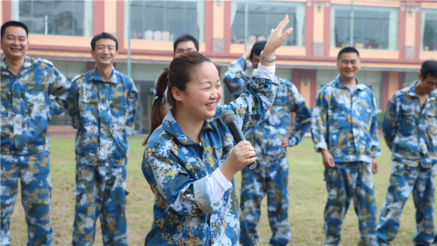 簡(jiǎn)派照明團(tuán)隊(duì)拓展訓(xùn)練活動(dòng)取得圓滿成功