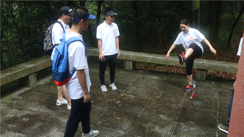 廣州禧匯房地產(chǎn)代理有限公司帽峰山拓展活動(dòng)