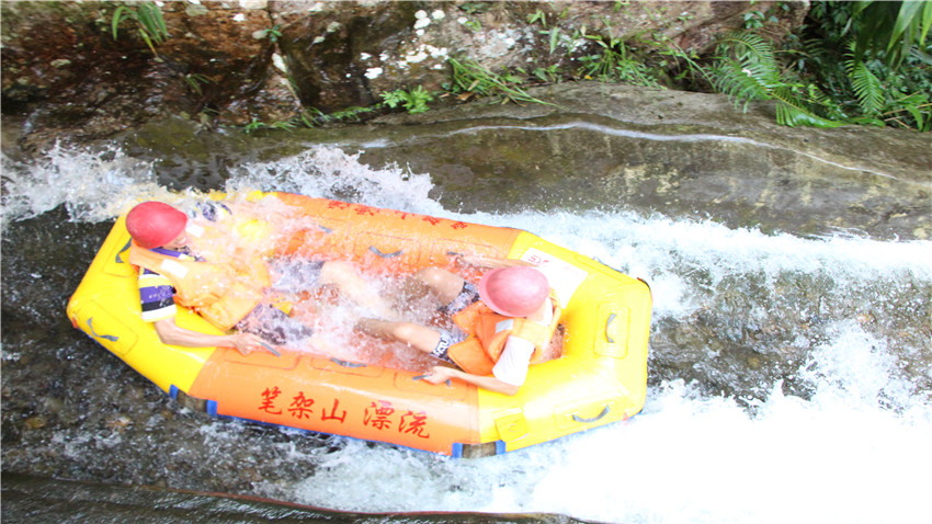 廣州萬固壓縮機(jī)有限公司舉辦“勇創(chuàng)新，贏未來”拓展訓(xùn)練營