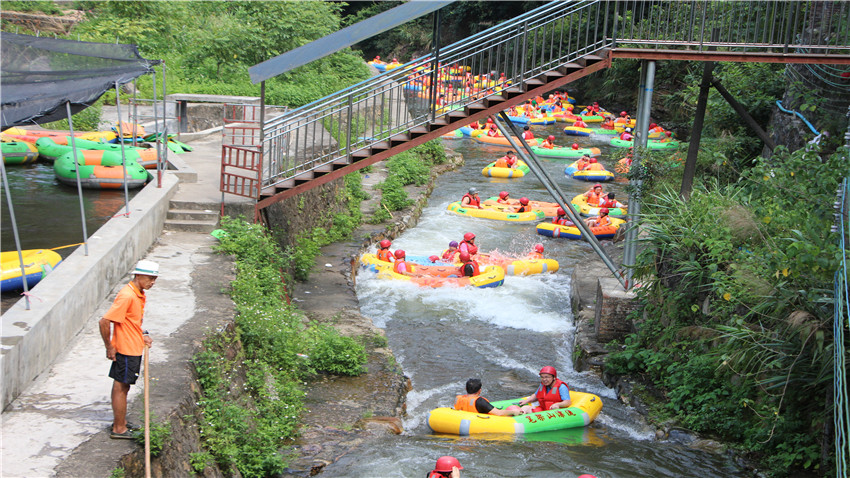 廣州萬固壓縮機(jī)有限公司舉辦“勇創(chuàng)新，贏未來”拓展訓(xùn)練營
