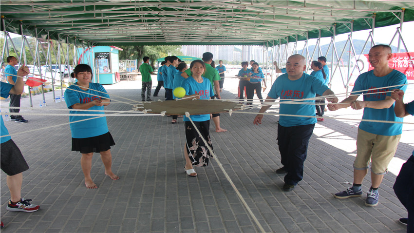 惠州市思賢實業(yè)有限公司在巽寮灣海公園拓展基地舉辦拓展培訓(xùn)活動