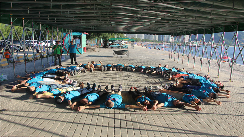 惠州市思賢實業(yè)有限公司在巽寮灣海公園拓展基地舉辦拓展培訓(xùn)活動