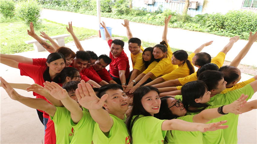 百正利第二期常規(guī)拓展訓(xùn)練取得圓滿成功