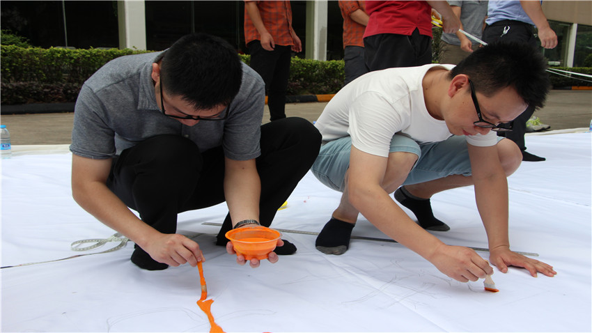 廣州立邦團隊夢想巨畫拓展活動圓滿成功