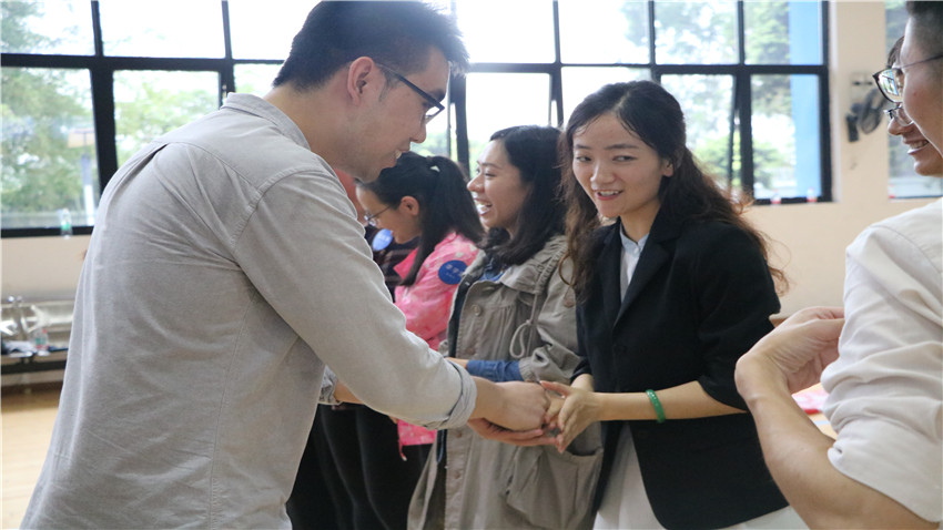 中國(guó)民航中南空管局管制中心與廣州市中級(jí)人民法院、文德路小學(xué)交流拓展活動(dòng)