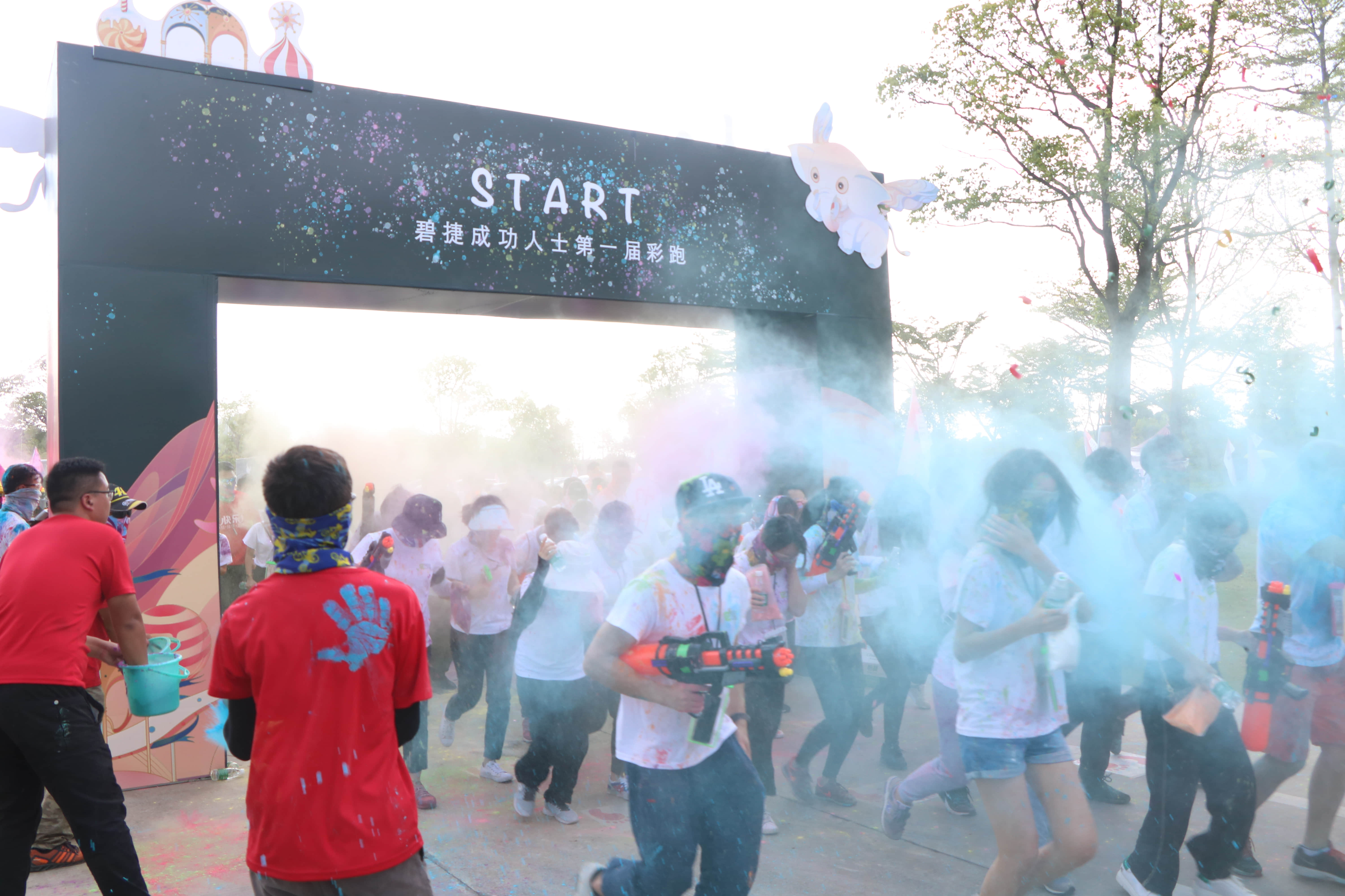 周年慶和拓展培訓(xùn)還能一起玩？搏翱培訓(xùn)幫你做得到！